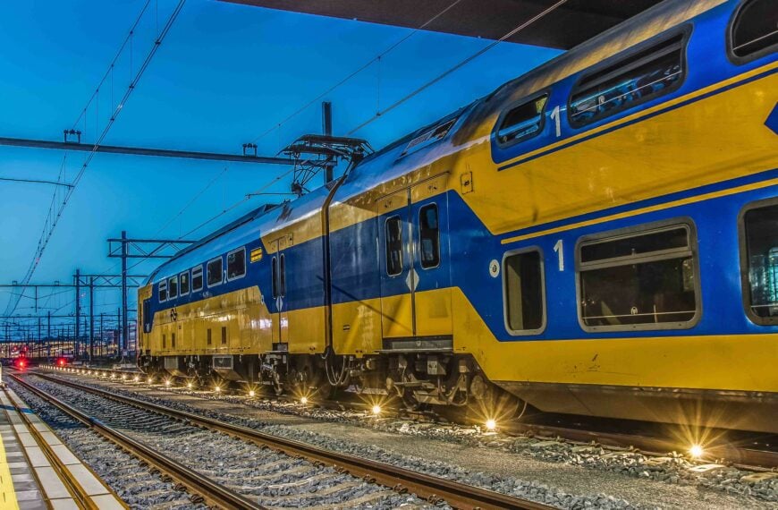 Railway lighting solution improves safety with fully plug-and-play luminaires that prevent light pollution